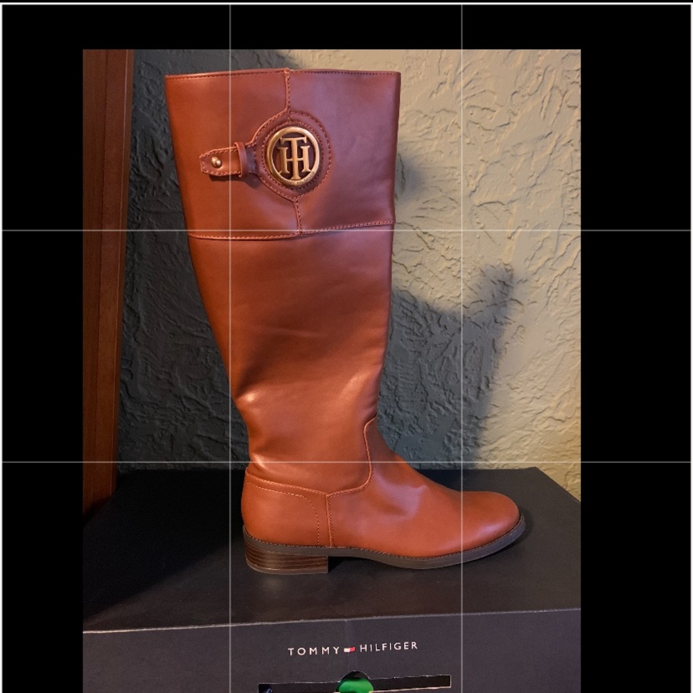 🎉Tommy Hilfiger Tall Knee Boot!!